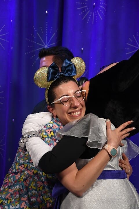 Cate Gennaro hugging Minnie Mouse