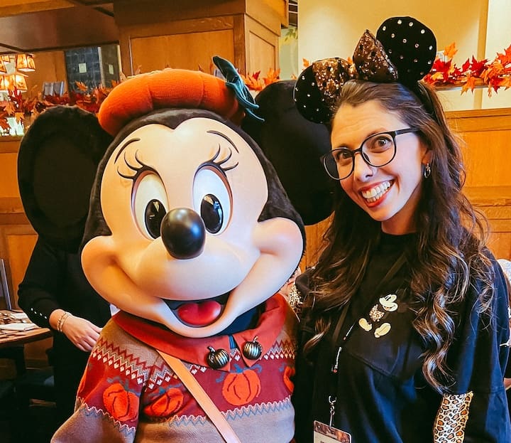 Jocelyn Henwood BC Travel Agent Disneyland