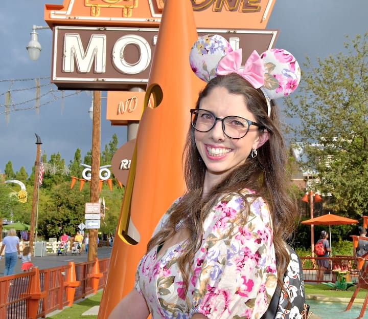 Jocelyn Henwood Travel Agent Cars Land